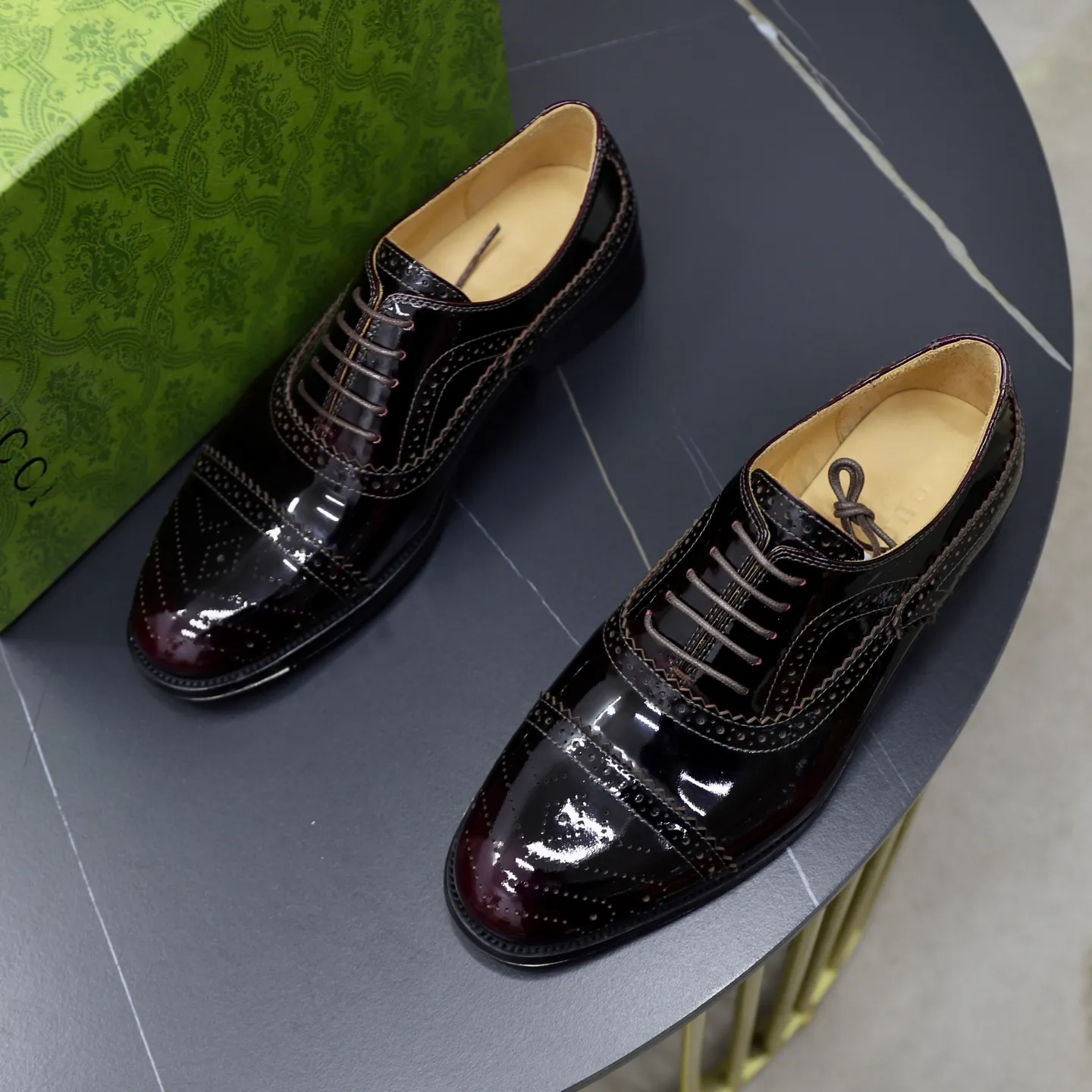 Men's shoes 💰660💰🙅‍♂️🙅‍♂️🙅‍♂️Niuli Brand: Gucci GuCCI Standard code: Men's code 39-44 (45 can be customized) Grade: Same style as the official website Original quality Material: Original cowhide surface Comfortable cowhide lining Original outsole Style category: Men's fashionable casual leather shoes Distinguished big-name luxury elements, top luxury Color: actual picture color